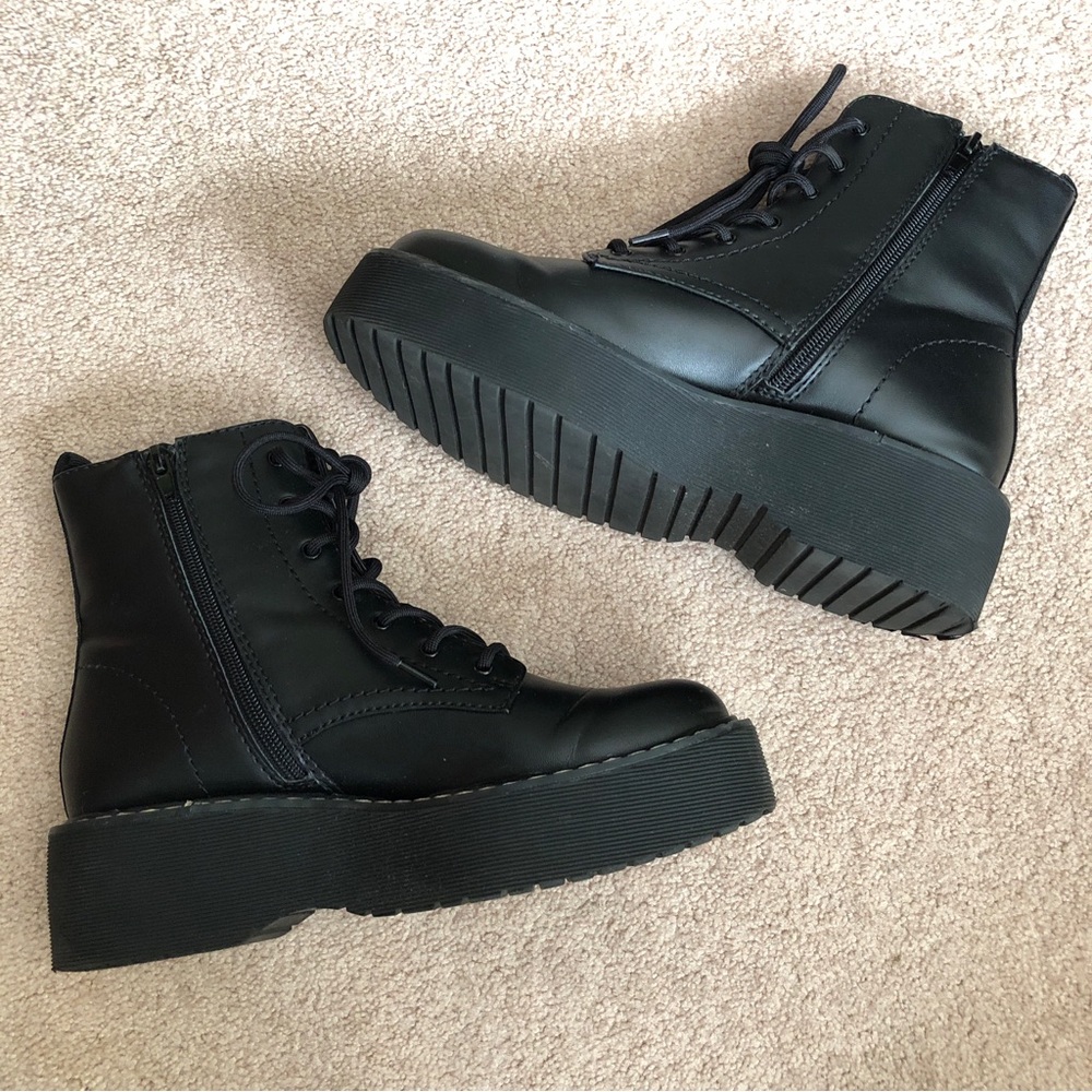 Design Lab Combat Boots - Picture 5 of 9